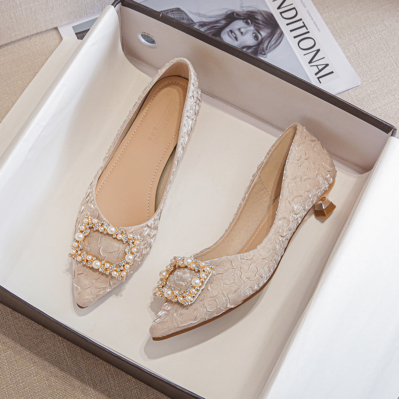 Ivory Textured Satin Pointed T - Kitten Heel Women incelemesi ve fiyatı